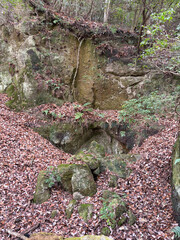 幻の滝と呼ばれる岩組