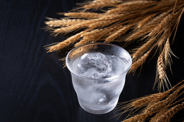 日本のお酒、麦焼酎のロック