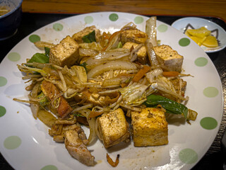 沖縄の定食屋の食事