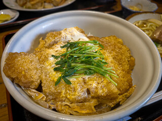沖縄の定食屋の食事