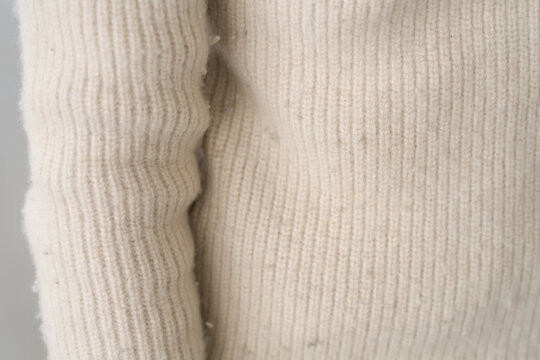 毛玉だらけのセーター