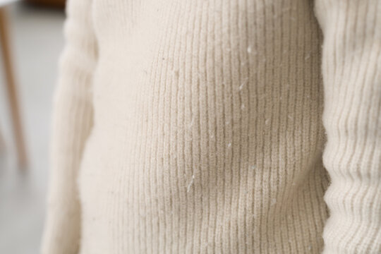 毛玉だらけのセーター