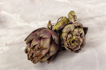 Fototapeta premium Organic food - Ripe raw green artichoke