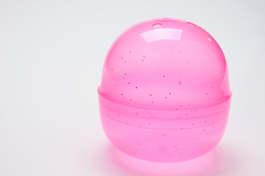 ガシャポンの空カプセル01