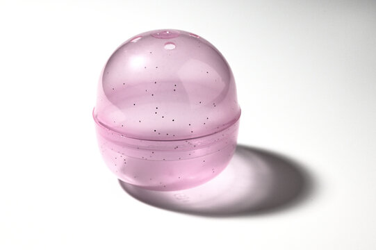 ガシャポンの空カプセル04