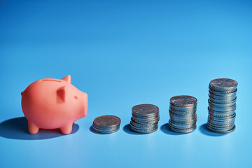 piggy bank and the growth of currency