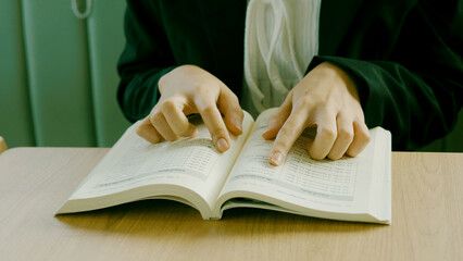 Reading books and self-learning, cultivating a love of reading, and expanding knowledge from books.