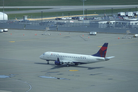 AERIAL: Delta airplane taxis towards the Vancouver airport to start boarding.
