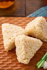 玄米の三角おにぎり