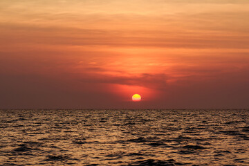 Obraz premium Beautiful sunrise and cloudy with colorful sky.