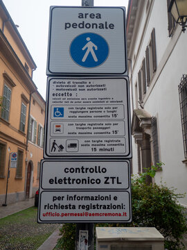 Italian pedestrian zone sign with electronic control and access restrictions