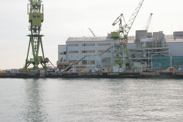 神戸の造船所の朝の風景