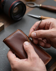 Leatherworker Stitching Wallet with Waxed Thread - Traditional Craft