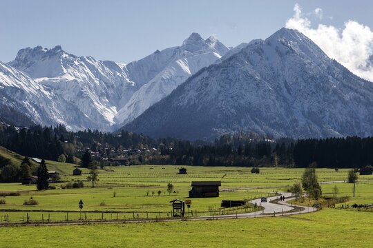 View from Rubi towards Oberstdorf, snow-covered Allg&auml;u Alps in the background, near Oberstdorf, Oberallg&auml;u, Allg&auml;u, Bavaria, Germany