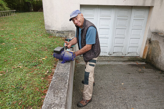 A worker makes a face at a failed job