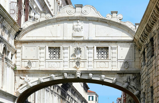 bridge sighs connecting doges palace to old prisons venice italy