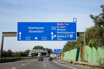 Autobahnsperrung, Hinweistafel auf A2, Ausfahrt 8, Kreuz Recklinghausen in Richtung Oberhausen