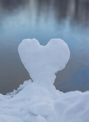 Herz aus Schnee