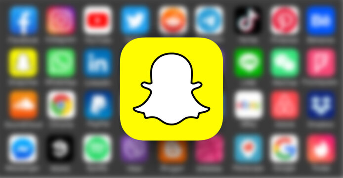 snapchat logo. snapchat background. snapchat app
