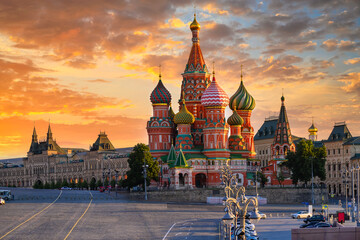 Obraz premium Saint Basil's Cathedral and Red Square in Moscow, Russia. Architecture and landmarks of Moscow. Cityscape of Moscow