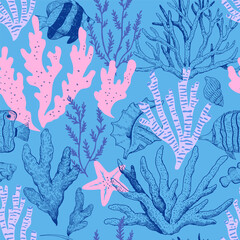 Elegant seamless pattern with corals, seaweeds and underwater creatures, seashells and fishes. Hand-drawn vector illustration. © Yuliya