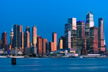 The impressive Midtown Manhattan skyline at twilight.