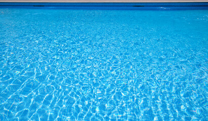 GRANDE PISCINE EXTÉRIEUR