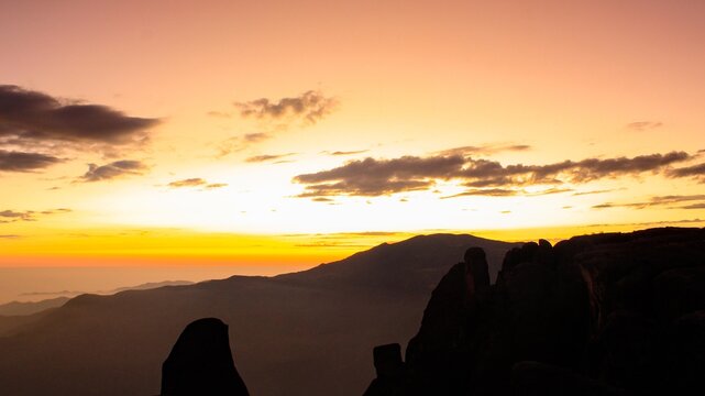 atardecer en la meseta Marcahuasi, en la Cordillera Central de los Andes Peruanos