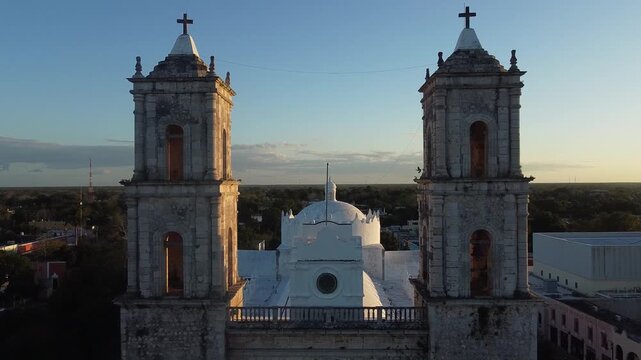 Iglesia, Valladolid-M&eacute;xico atardecer