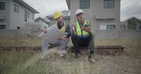 The site engineer and construction supervisor evaluate, share decision-making on specific details of the architectural blueprint, oversee execution plans, ensure quality, and address any concerns.
