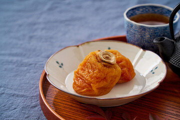 干し柿の茶菓子と日本茶