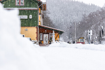 Selketalbahn in Winterlandschaft im Harz