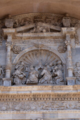Obraz premium Intricate stone relief depicting religious figures and scenes.. Collegiate Church of Santa María la Mayor, in Calatayud, Spain
