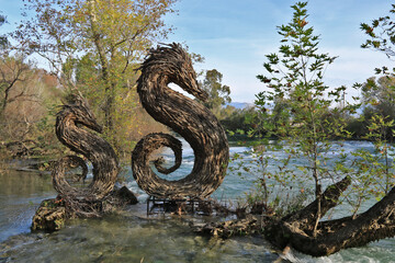 Nachbildung von Seepferdchen aus Naturmaterial geflochten am Wasserfall von Manavgat