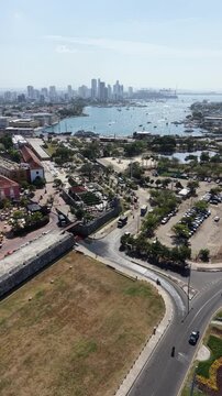 Baluarte de San Francisco Javier, Cartagena de Indias: Vista A&eacute;rea de Murallas y Centro Hist&oacute;rico | Aerial View of the Bastion, Historic Walls and Colonial City in Colombia.