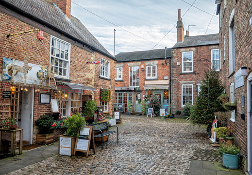 Quaint back streets of Knaresborough, a market and spa town and civil parish on the River Nidd in North Yorkshire, England. 