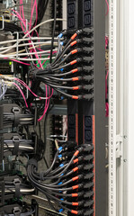 Power Distribution Unit PDU IT-Stromverteilung Steckerleisten f&uuml;r Server Stromanschluss im Serverrack