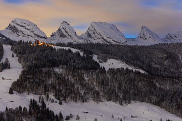 Churfirsten bei Unterwasser am Abend, Schweiz