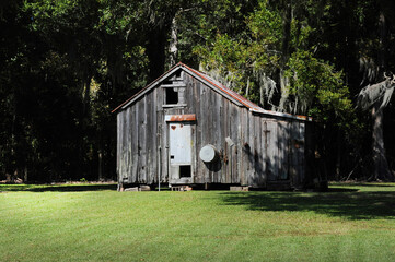 Bayou Barn With Wash Bucket
