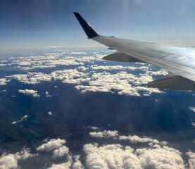 Obraz premium wing of airplane