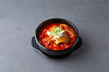 Korean Spicy Fish Stew with Kimchi in Black Pot 검은 뚝배기에 담긴 김치 고등어조림