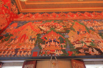 Wat Hualamphong, a royal Buddhist temple with ornate details and a colorful, chandelier lit hall in Bangkok, Thailand
