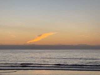 Fototapeta premium Angel Wing Cloud Formation at Sunset