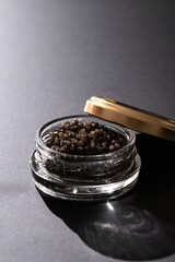 瓶詰めのキャビア