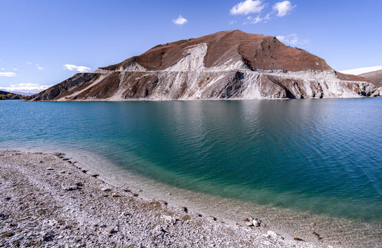 Lake Kezenoy-am is located on the border of the Chechen Republic and the Republic of Dagestan. The lake belongs to the Sulak River basin