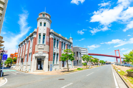 夏の若戸大橋と街並み　福岡県北九州市　Wakato Bridge and townscape in summer. Fukuoka Pref, Kitakyusyu City.