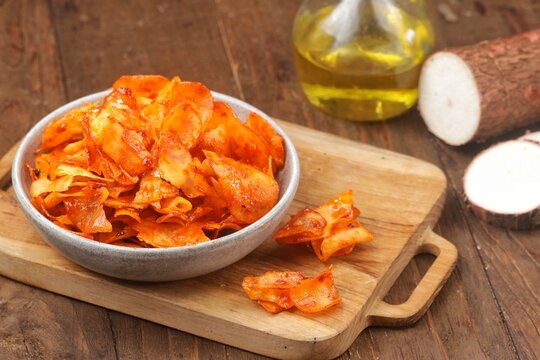 Keripik singkong balado is chip made from cassava wich is then sliced thinly and seasoned with spicy spices