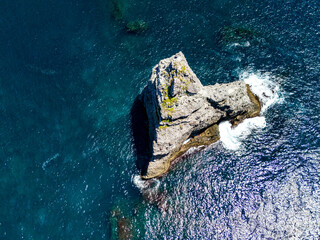 超一級磯の無人島の塔島。
ヒリゾ浜のある中木沖の沖磯。
日本でも屈指の磯釣りのポイントである。
ヒリゾ浜南伊豆町中木
静岡県伊豆半島-2025
日本有数のシュノーケリングスポット。
夏の数カ月間だけ渡し船で行ける。
水質透明度魚影が素晴らしい。

