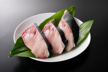 新鮮なブリの切り身