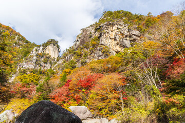 日本の風景・秋　山梨県甲府市　紅葉の昇仙峡　覚円峰  © Yuta1127